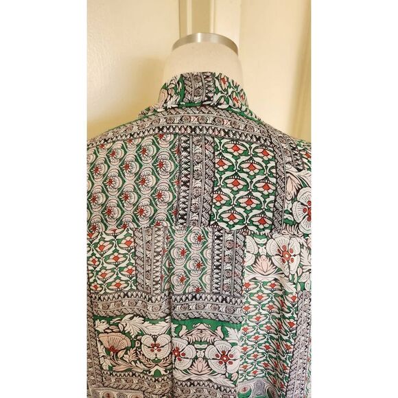 Aakaa Floral/ Boho Print Twist Front Blouse - Picture 7 of 8